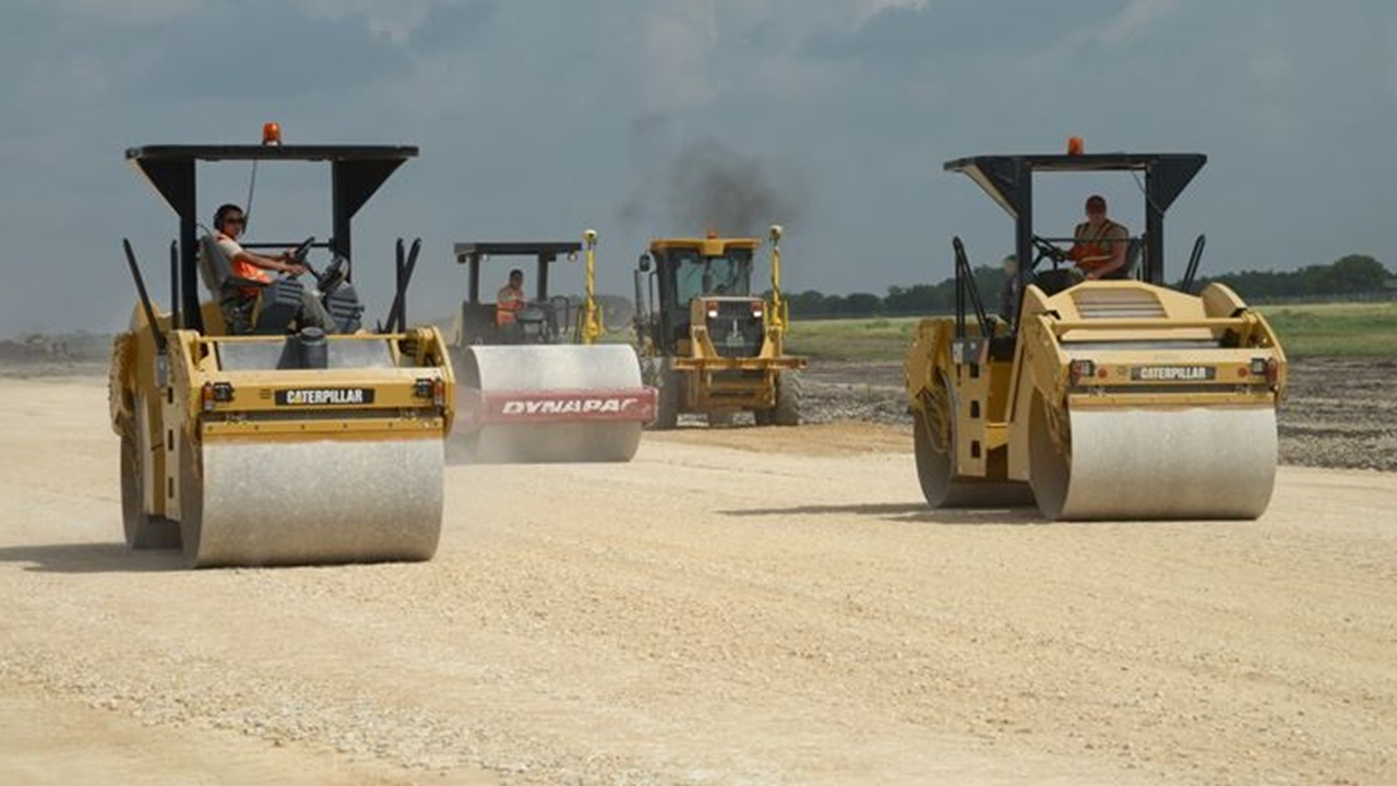 Trabajo de Corte y Compactación de Subrasante, Base y Subbase para Pistas o Carreteras